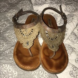 Women’s sandals. Size 6